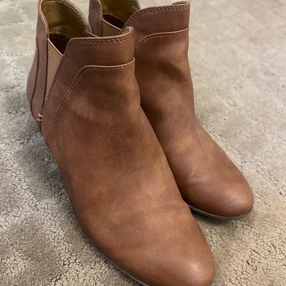 Circus by Sam Edelman Tan Ankle Booties - Picture 1 of 3